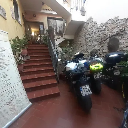 Il Portico فندق مبيت وإفطار
